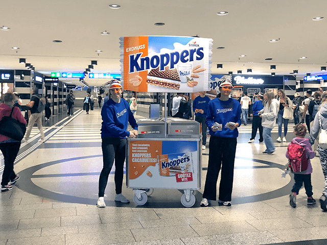 Knoppers Bahnhofsampling Wagen am Zürcher Hauptbahnhof